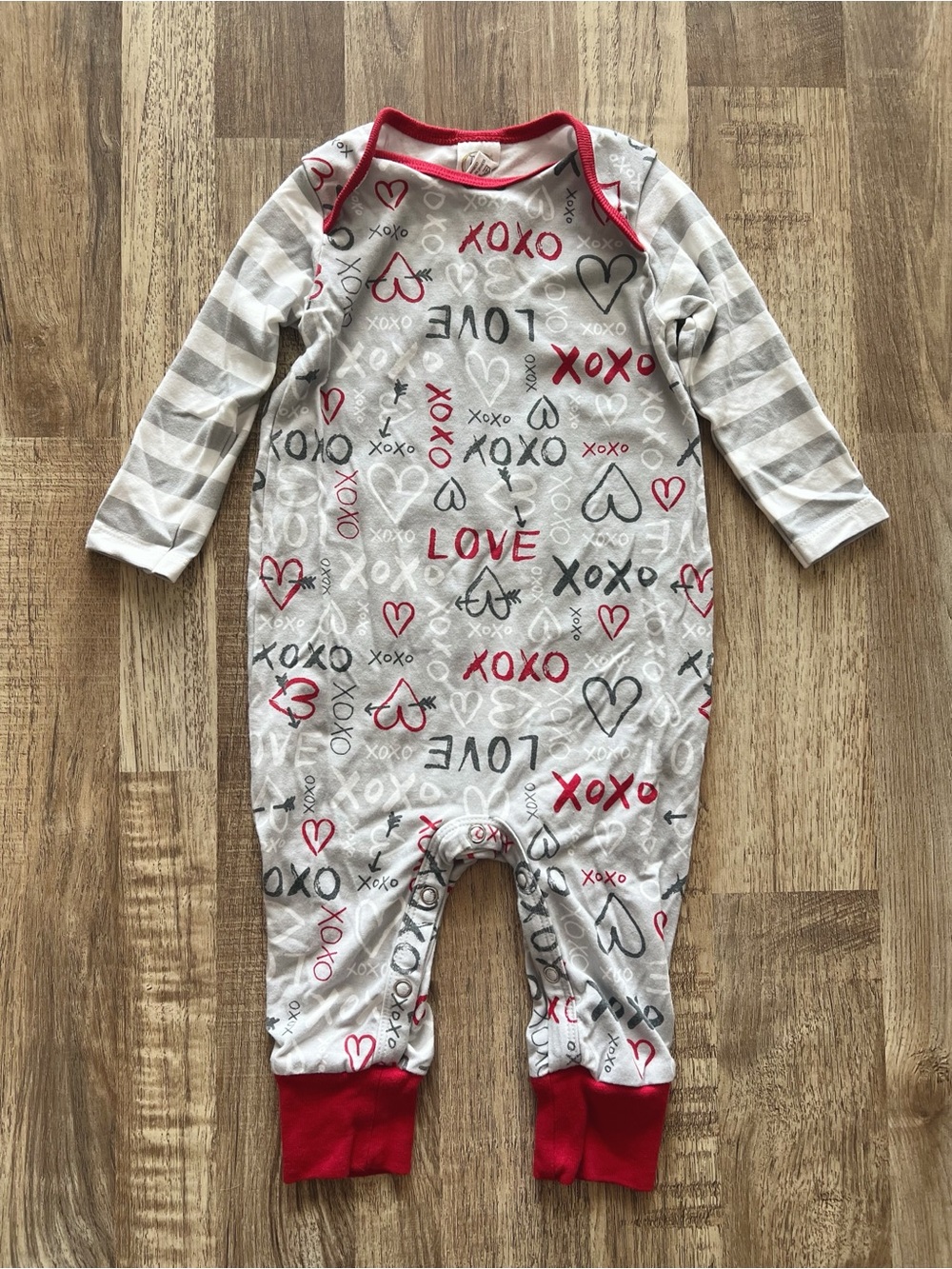 Tesa Babe Red & Gray 'Love XOXO' One-Piece
